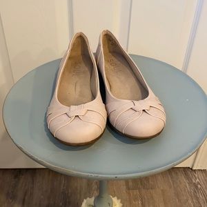 Like new light pink flats